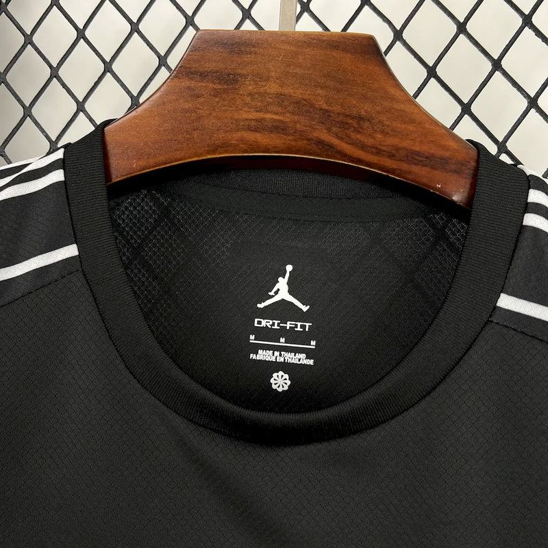 CAMISETA BARCELONA EDICIÓN ESPECIAL NEGRA TRAVIS SCOTT 24/25 HOMBRE