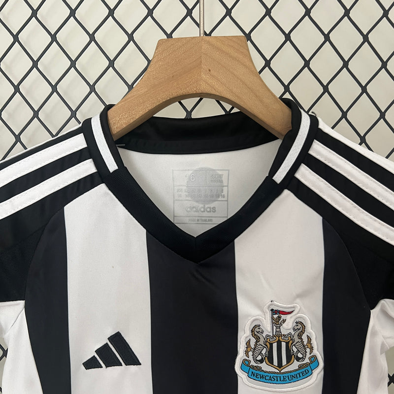 NEWCASTLE I 24/25 CONJUNTO INFANTIL