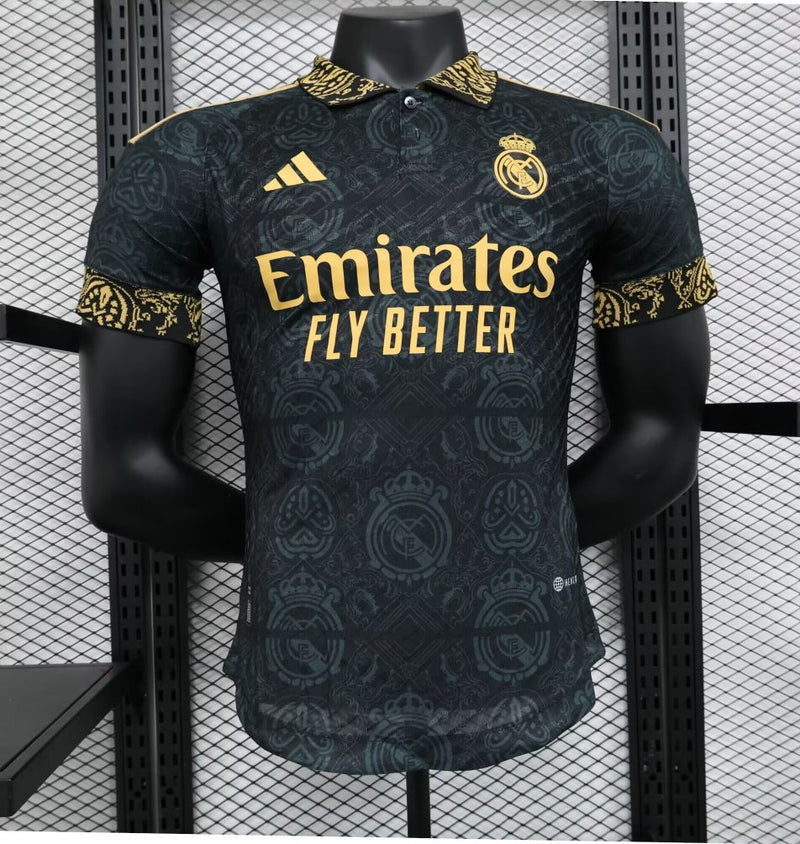 CAMISA REAL MADRID EDIÇÃO LIMITADA PRETA 24/25 HOMEM (VERSÃO DE JOGADOR) 