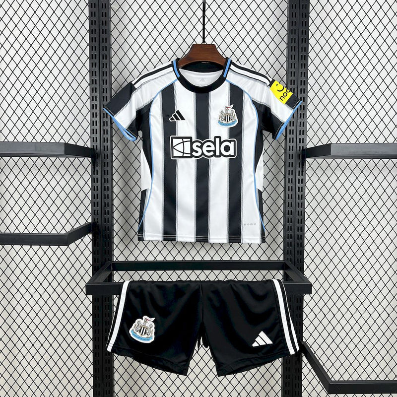NEWCASTLE I 25/26 CONJUNTO INFANTIL