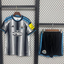CAMISETA NEWCASTLE LOCAL 26/27 CONJUNTO INFANTIL