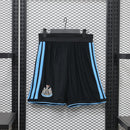 PANTALÓN CORTO NEWCASTLE LOCAL 26/27 (VERSIÓN JUGADOR)