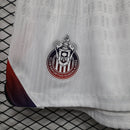 PANTALONES CORTOS CHIVAS GUADALAJARA VISITA 26/27 (VERSIÓN JUGADOR)