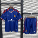 T-shirt para criança Manchester United I, tamanho 25/26. 