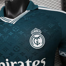 CAMISETA REAL MADRID EDICION ESPECIAL DISEÑADOR VERDE 26/27 HOMBRE (VERSIÓN JUGADOR)